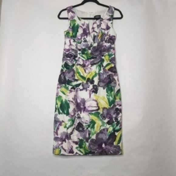Adrianna Papell Dresses & Skirts - Adrianna Papell Dress 6 Medium Purple Floral Dress Sleeveless Ruched Sheath Text